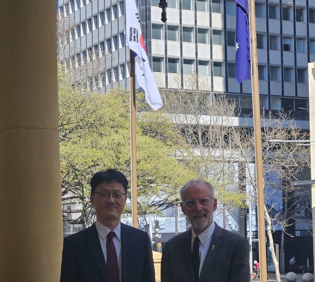 Consul-General Yong Jun Choi meets The Speaker of the Legislative Assembly